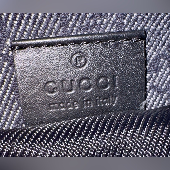 **SOLD**Gucci Fanny pack**SOLD** - Picture 4 of 5